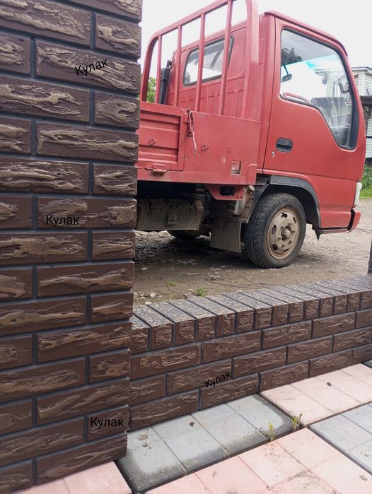 Бетонні вироби "КУЛАК" Парканні стовпи суцільні проливні 32см*32см