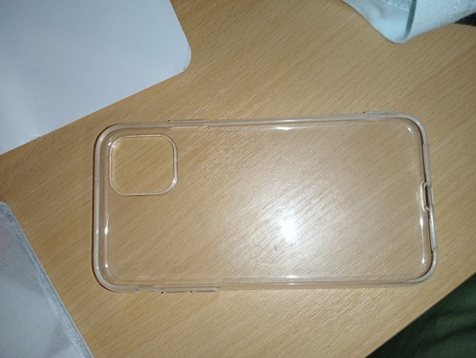 Capa, película de ecrã e câmara para iPhone 11