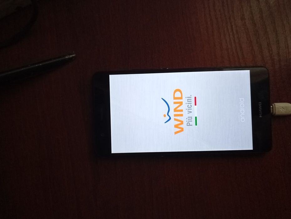Телефон huawei смартфон