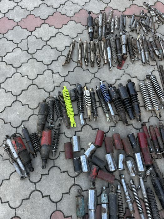 Пружини амортизаторів від різних мотоциклів скутерів мопедів