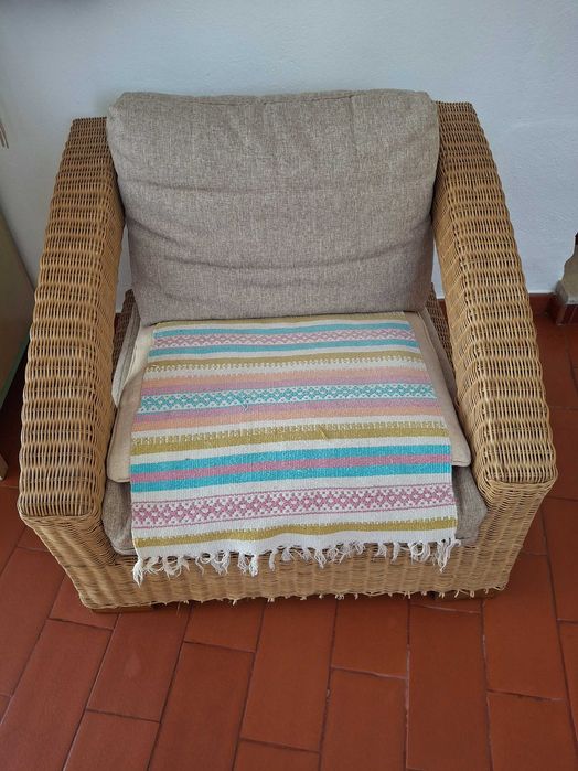 Sofás em verga com almofadas