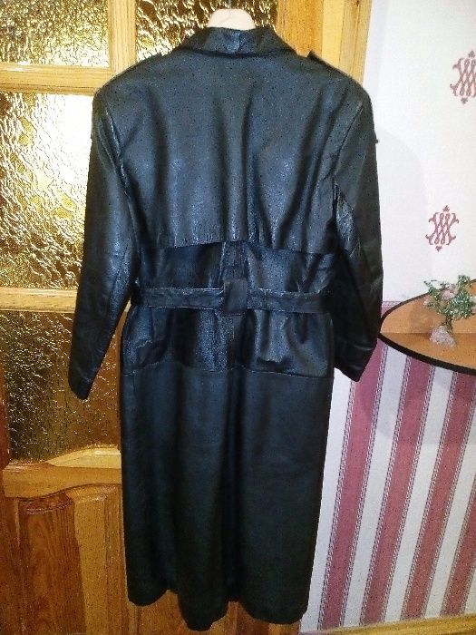 Женский кожаный плащ