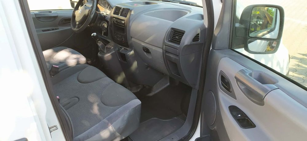 Citroen jumpy 1.6 HDi klima niski przebieg tani samochód bus na budowe do pracy wół roboczy