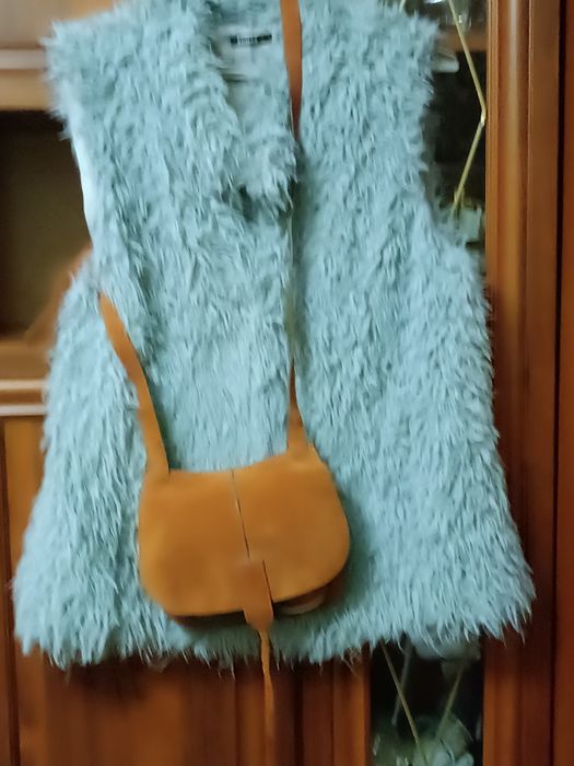 Безрукавка жилетка  штучне хутро фірма  Roman р.48-50-52