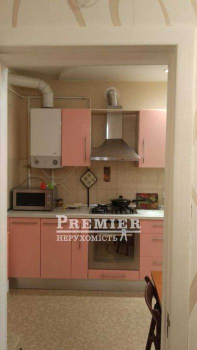 Продам трикімнатну квартиру на Преображенской