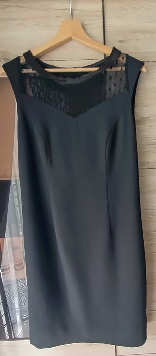 Czarna klasyczna sukienka