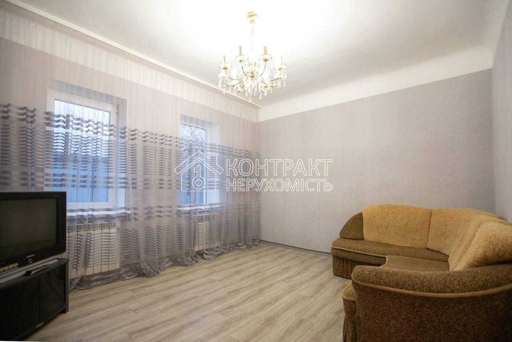 Продам частину будинку з новим ремонтом, на Основі, р-н Одеської.