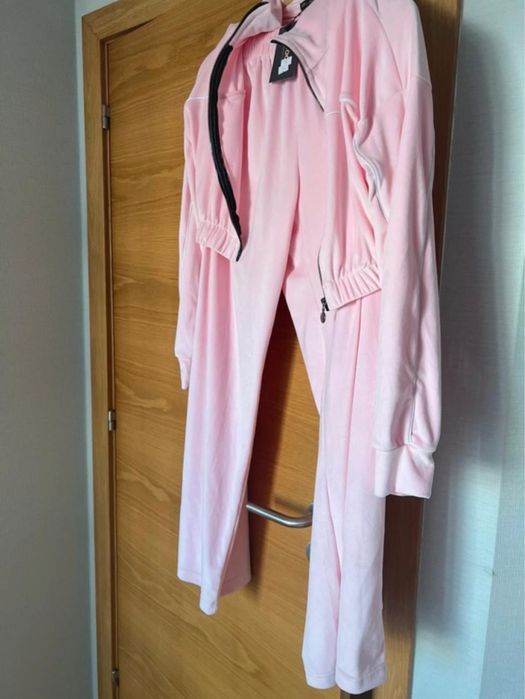 Fato feminino novo