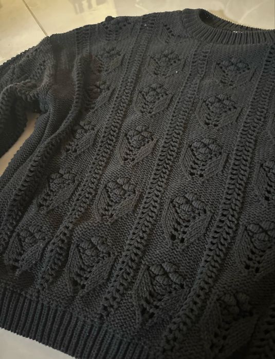 Вязаный чёрный свитер