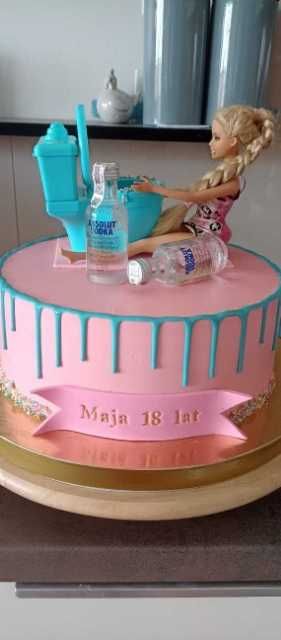 Figurka figurki toaleta Barbie na tort