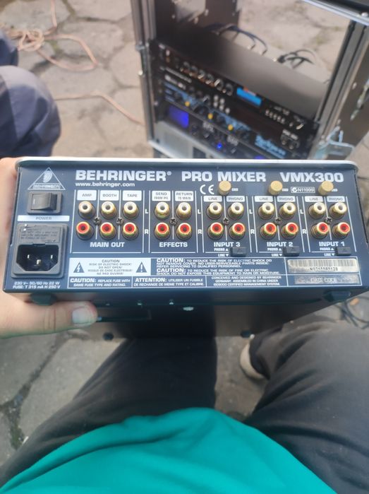 Behringer pro mikser Vmx 300