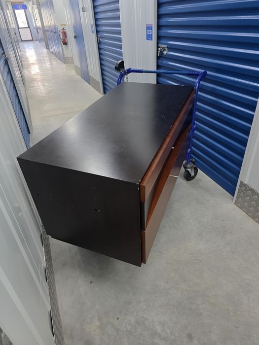 Cômoda com 3 gaveta