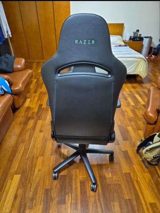 Cadeira Gaming Razer Enki X como nova