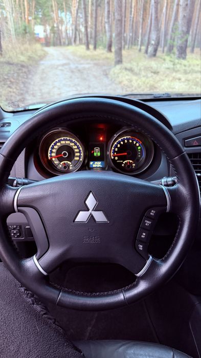 Mitsubishi Pajero Wagon 4