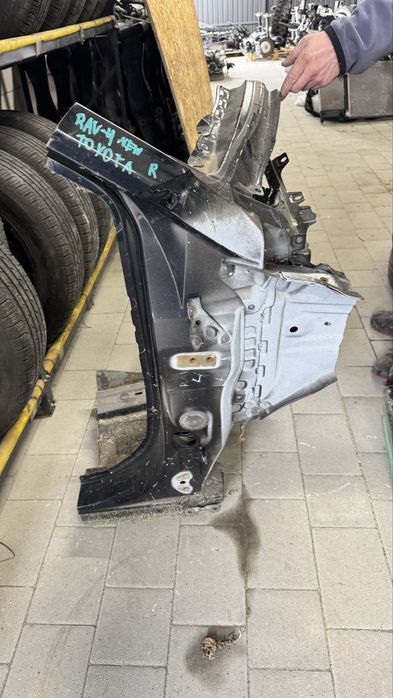 Toyota RAV-4 V50 четверть, передня права стойка дверей