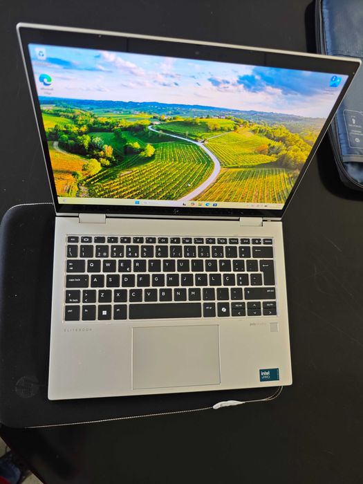HP Elitebook 830 x360 G11 (Core Ultra 7, 32GB RAM, Teclado PT, com docking station)