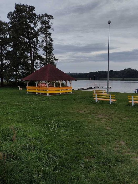 działka budowlana z 3 domkami letniskowymi blisko jeziora