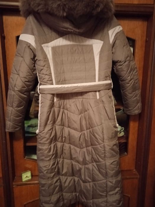 Женский теплый пуховик