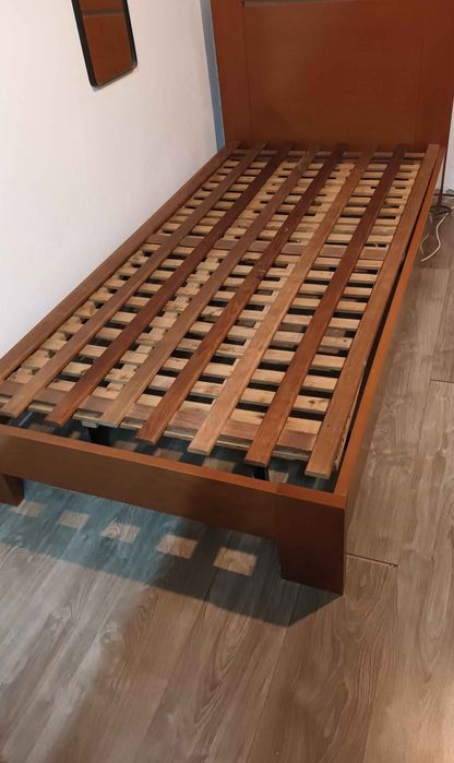 Cama Solteiro com estrado