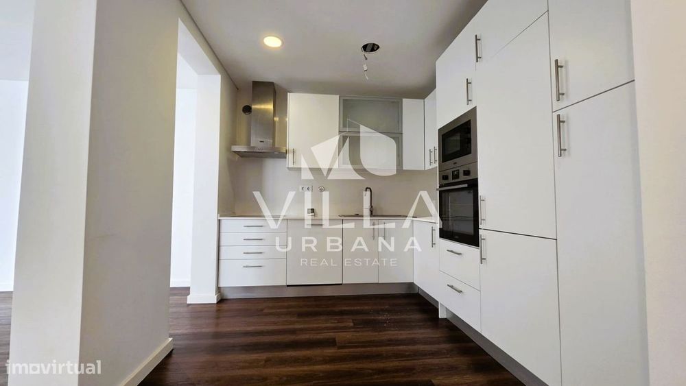 Apartamento T2 c/ Espaço Exterior localizado no Centro de Almada