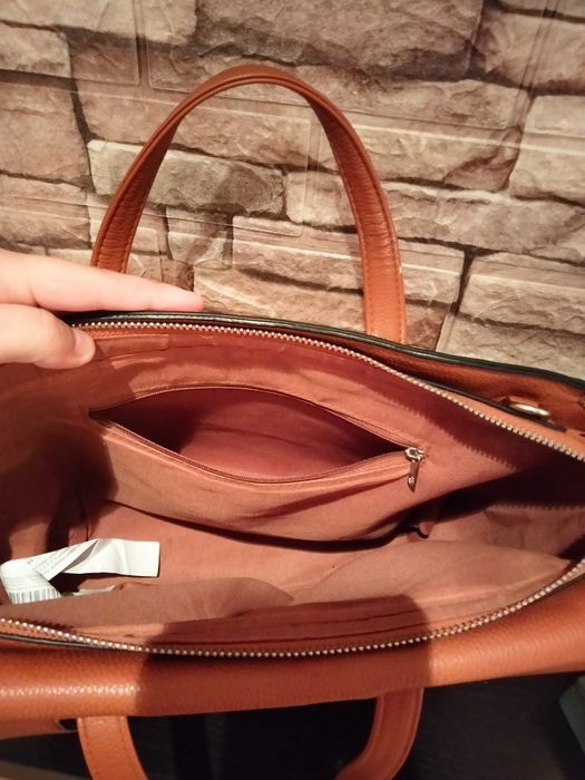 Mala de mão castanha