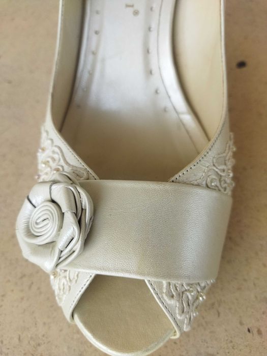 Sapatos de noiva marca DORIANI