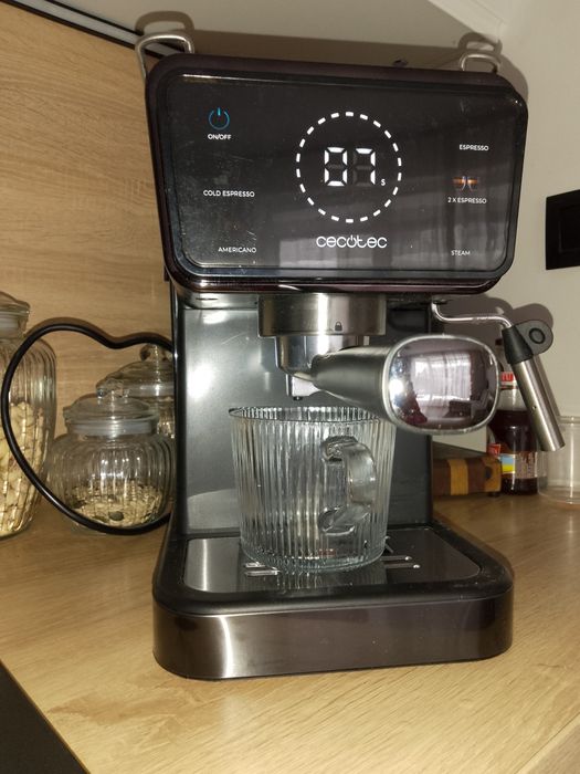 Ekspres ciśnieniowy Cecotec Power Espresso Touch ColdBrew 850 W