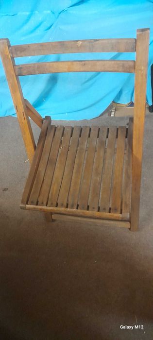 2 drewniane krzesła sprzedam