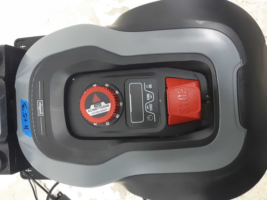 Agregat Robot  koszący Scheppach na 500 m2 18 cm Szerokości
