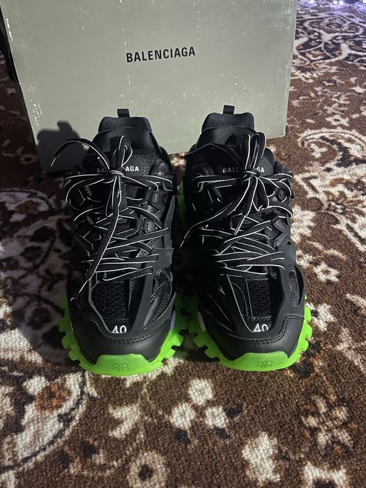 balenciaga track 40 green
