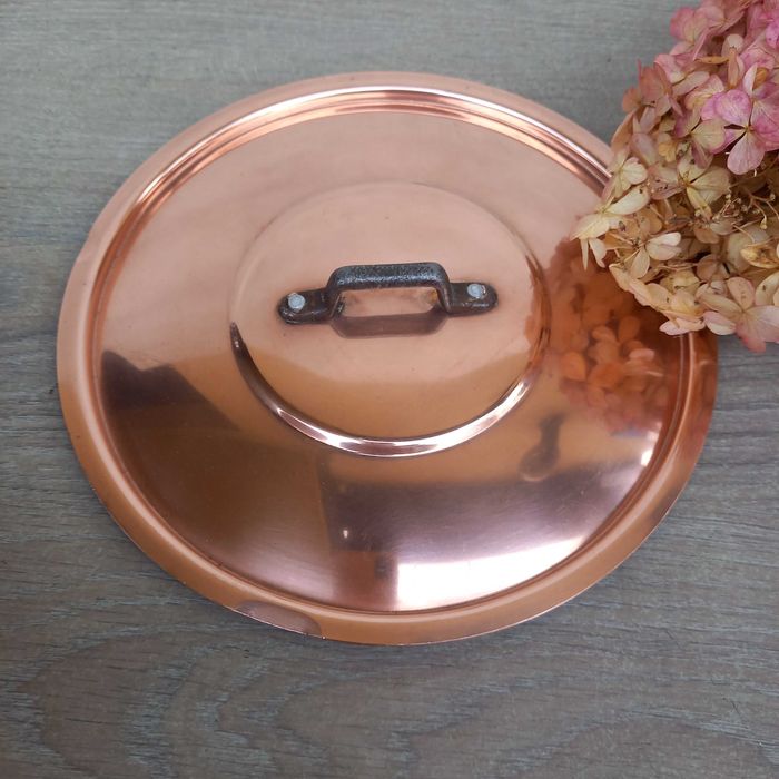 Miedziana patelnia z pokrywką grube dno - sygnowana