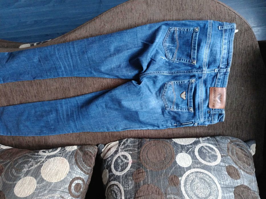 Sprzedam spodnie firmy Armani Jeans
