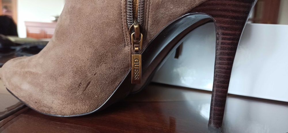 Bota Guess, tamanho 39