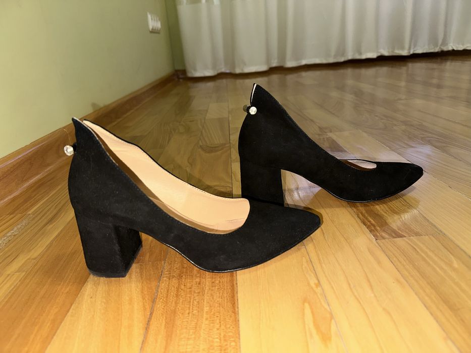Чорні туфлі жіночі