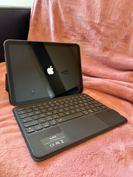 Apple iPad 10.ª Geração 64GB (2022) Wi-Fi Azul + Capa com Teclado e Caixa
