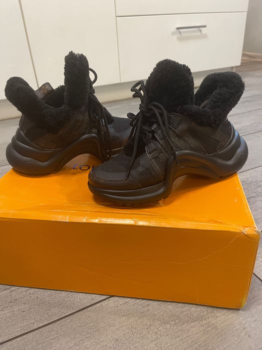 Buty ocieplane LV  36 rozmiar .