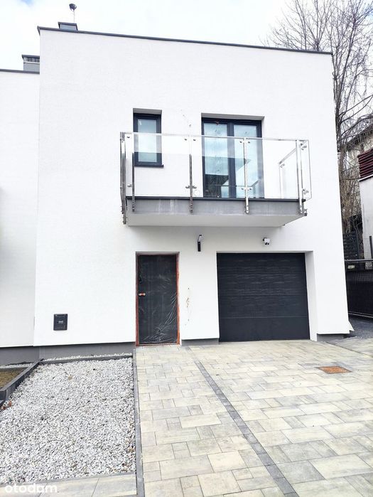 Skrajny dom szeregowy 128 m2 w centum miasta  - pod klucz