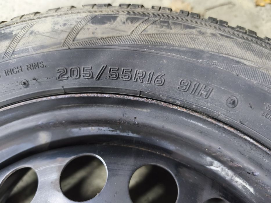 Felgi Opel Astra K 16 5x105 z oponami zimowymi Falken Euro