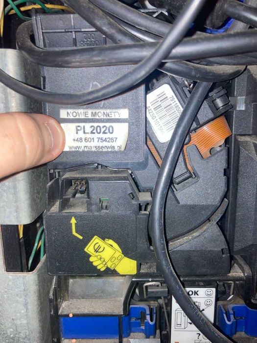 Wrzutnik monet CashFlow 690