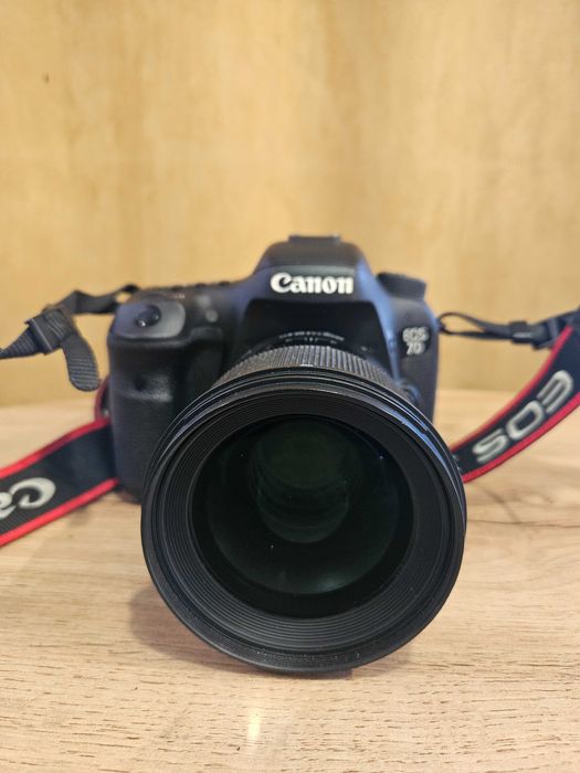 Canon 7D Mark II z obiektywem Sigma 50 mm 1:1,4 DG #77