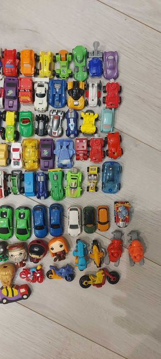 Машинки тачки киндер