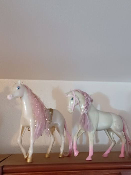 Cavalos de criança.