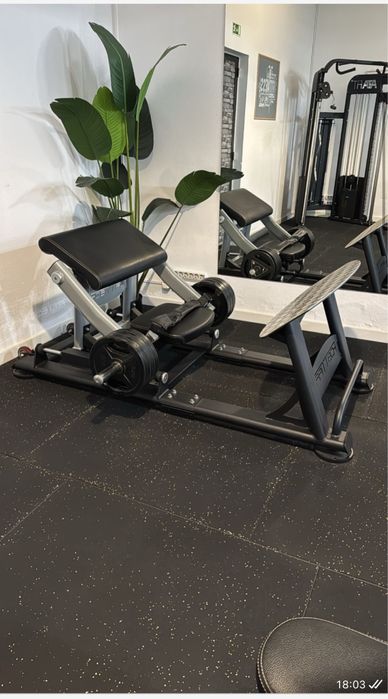 Venda de Maquina de musculação  HIP THRUST