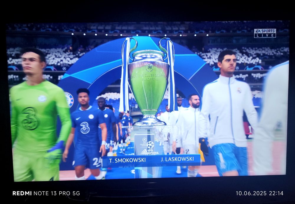 Gra FIFA 23  na PlayStation 4 PS4 PS5 klasyka od EA Sports język PL