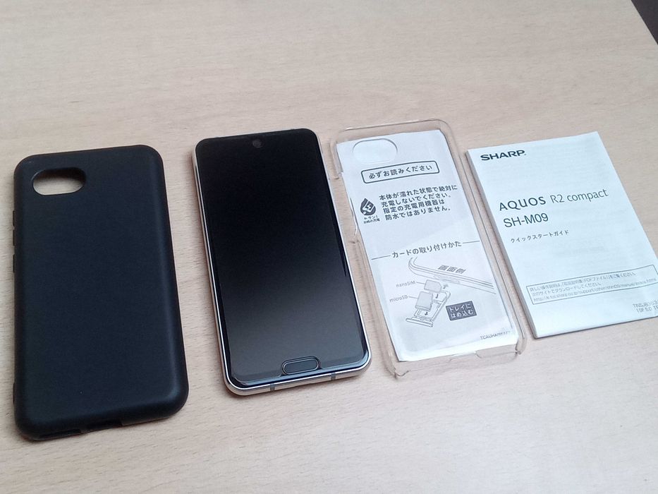 Smartfon Sharp Aquos R2 Compact - Dobry stan + etui