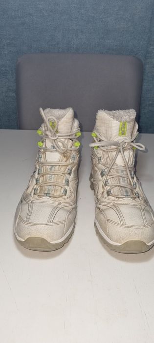 Salomon 41 1/3.   .