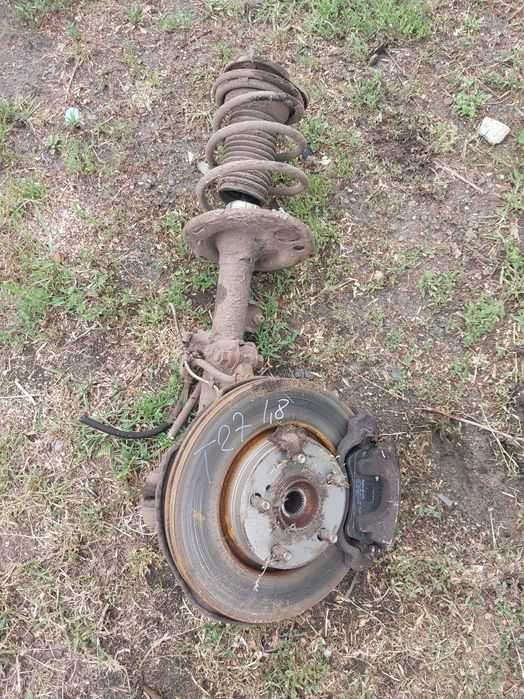 Toyota avensis t27 1,8 valvematic prawy mcperson zwrotnica amortyzator