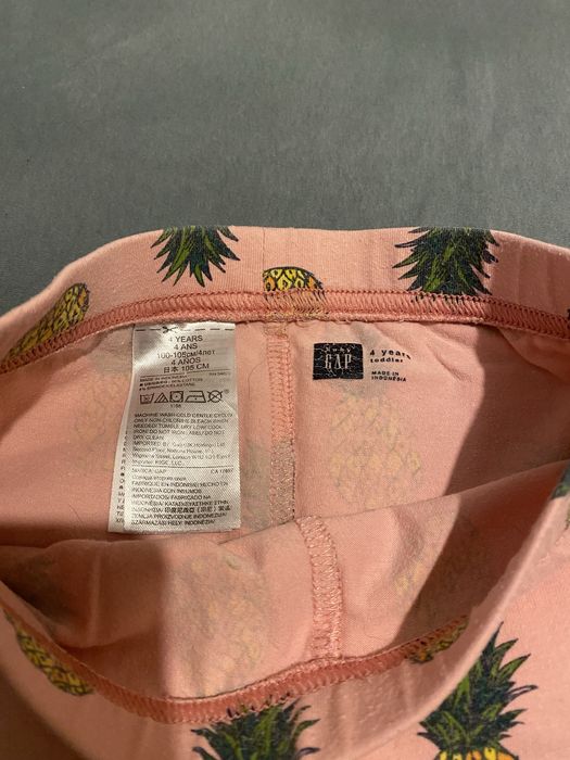 Różowe spodnie w ananasy 104 Baby GAP