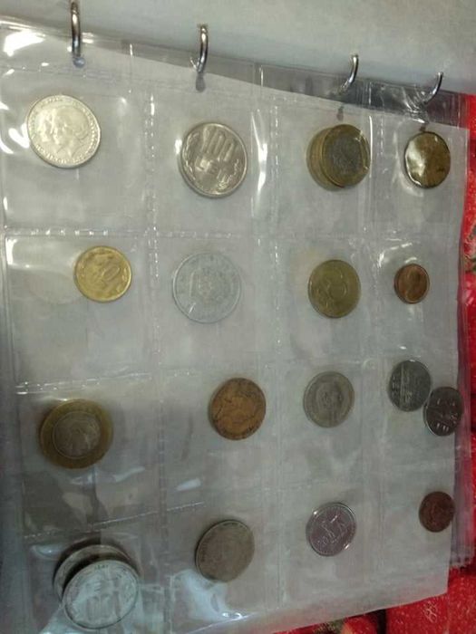 Альбом монет 368шт з 80 країни. Зарубіжні монети