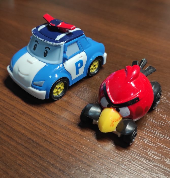 Продам металеві машинки.